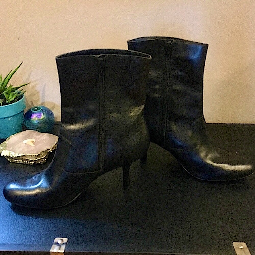 Gorgeous Ann Marino Black Boots - Picture 1 of 8